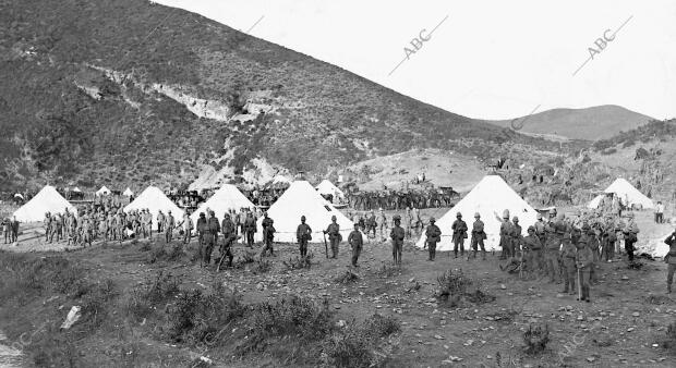 Campamento sito en Avanzadas donde Vivaquea el regimiento del Serrallo, de la...