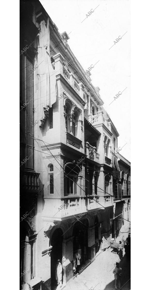 Domicilio de la sociedad la Catalana en la calle de las Sierpes, de Sevilla,...