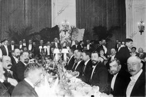 Aspecto que Ofrecía Anoche, A las Once, el comedor del hotel Ritz durante el...