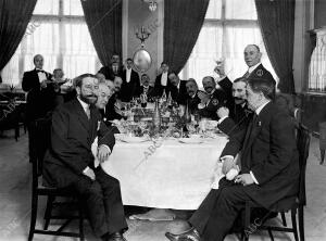 Banquete celebrado en el Palace hotel para festejar el triunfo del Sr. Valero...
