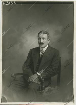 En la imagen, Mr. Albert Malsch, coautor de la obra sobre la historia de la...
