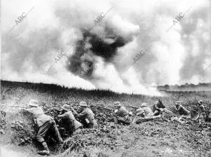 La batalla de Verdún enfrentó al ejército alemán y francés entre el 21 de...