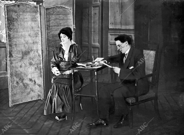 Una escena De "Hilda Gilder" , comedia Estrenada en la función de beneficio de...