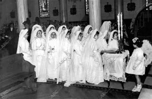 Las niñas educadas del convento de los Sagrados Corazones de esta corte...