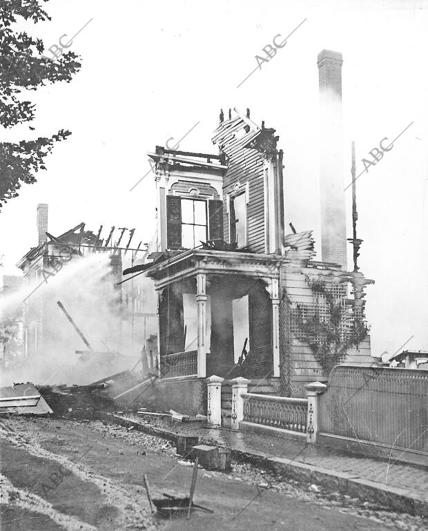 Restos de una de las Mejores Casas de Salem (estado de Massachusetts), Que, como...