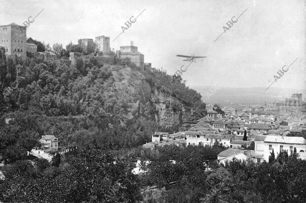 El primer premio en un vuelo sobre la torre de vela foto Torres Molina - Julio...