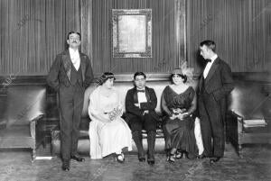 Los Notables Artistas Señoritas Ofelia y Ángeles Nieto, el señor Bacardi y los...