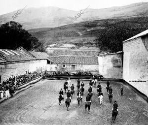 Fiesta de san Agustín en el Escorial - Carrousel en el patio de la Universidad...