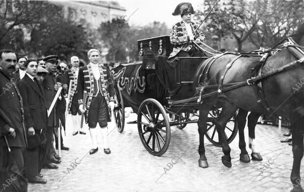 El coche mortuorio en que Fue Trasladado el cadáver de la marquesa de Esquilache...