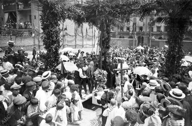 Solemne colocación de la primera piedra del templo Dedicado A san José oriol