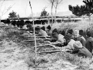 Una trinchera de Territoriales Serbios durante un combate con las Tropas...