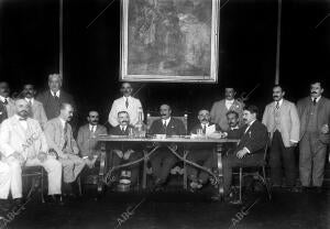 Presidencia de la primera asamblea de la federación gremial Española (en la...