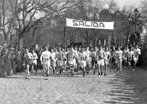 Salida de los corredores que tomaron parte en la interesante prueba