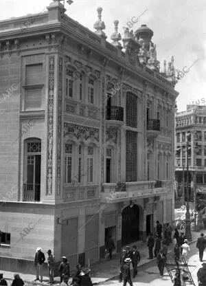 Aspecto exterior del lindo teatro de la Reina Victoria, inaugurado anoche