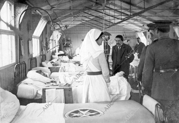 En el frente Franco-inglés visita de Mr. Briand (X) A una ambulancia británica