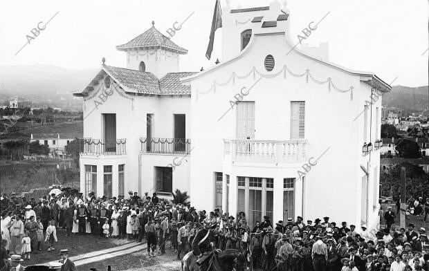 Aspecto que Ofrecía la Colonia durante la solemne entrega Del "Chalet" donado...