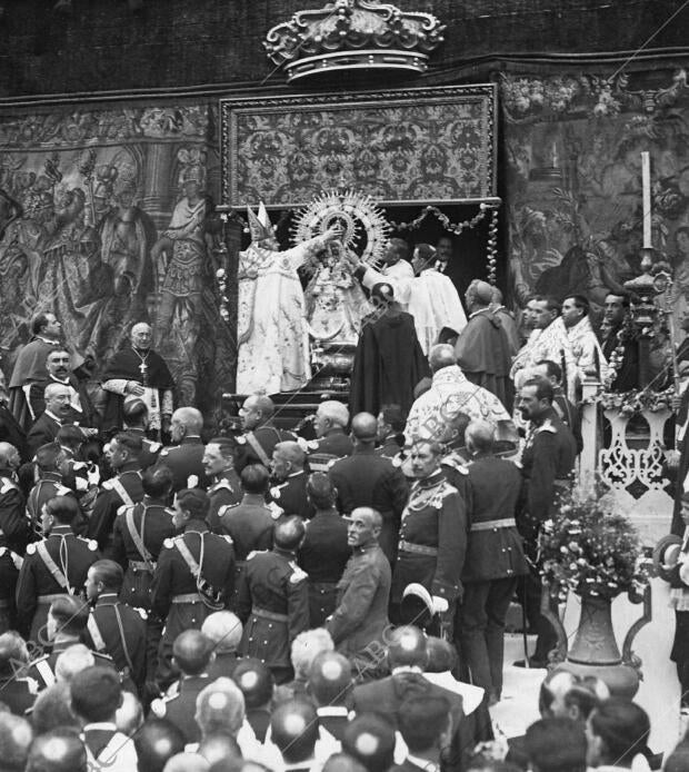 Solemne ceremonia de la coronación de la Sagrada imagen de nuestra Señora de la...