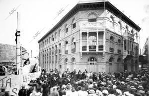 El edificio del centro Aragonés, de Barcelona, el día de su inauguración