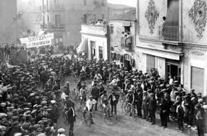 Llegada A la meta de los Corredores que se Disputaron la copa de S.M. el Rey