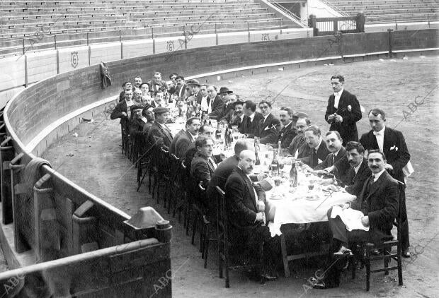 Banquete Íntimo, Ofrecido A Fortuna (X) en la plaza de Toros de vista alegre