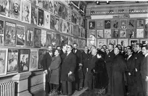 La exposición del concurso de Carteles De "blanco y Negro" durante el acto...