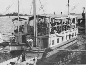 Barco hospital para Heridos fondeado en el río Nilo