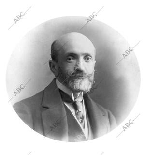 El ilustre arquitecto D. Vicente Lampérez y Romea, que ayer Tomó posesión de su...
