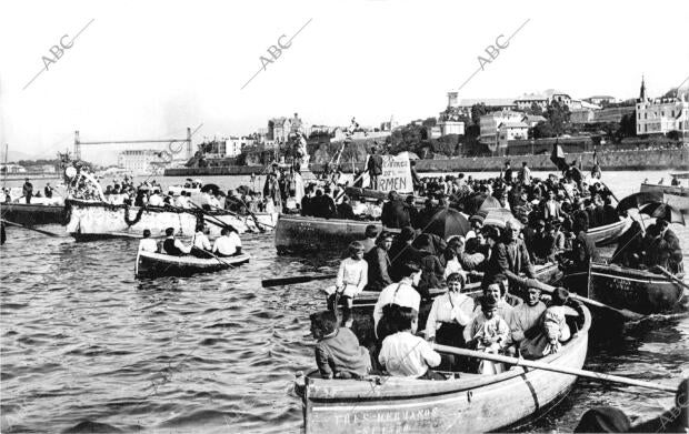 Solemne procesión Maritima de la Virgen del Carmen en Santurce