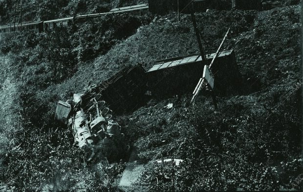 Un accidente Ferroviario - estado en que Quedaron los Trenes que Chocaron en la...