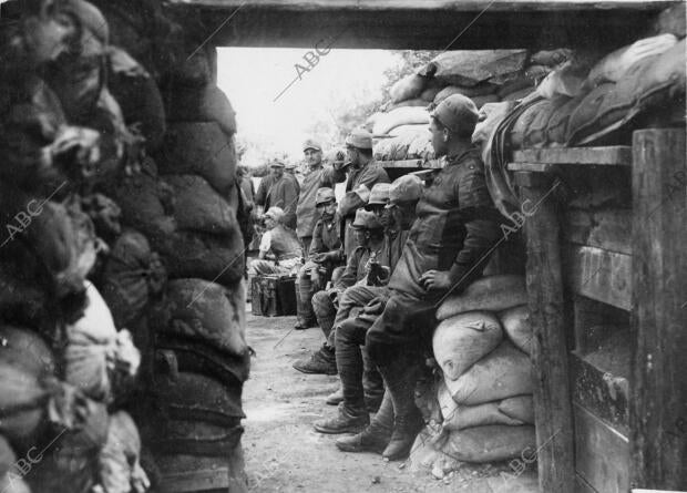 En el frente italiano, una trinchera de primera línea en El Carso