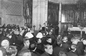 En el seminario conciliar de Madrid solemne ceremonia con la que ayer se celebro...