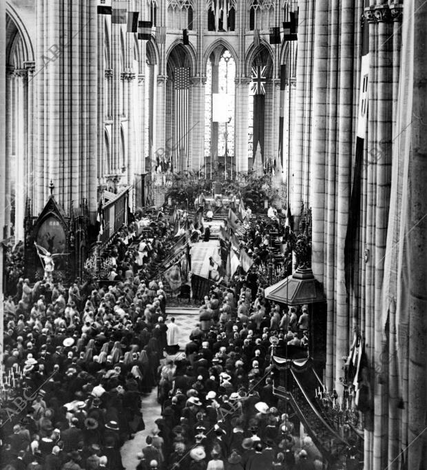 Aspecto Del Interior De La Catedral De Meaux Francia Durante Una Solemne Archivo Abc