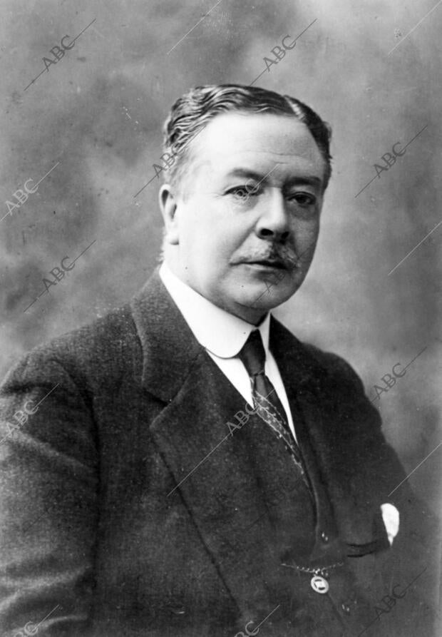 Don Alberto Marsden, Director-gerente De "el Atlas"