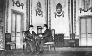Una escena de la Comedia, de Linares Rivas, "el Conde de Valmoreda", Estrenada...