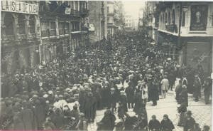 Paso por la calle de san Vicente de la manifestación realizada para pedir la...