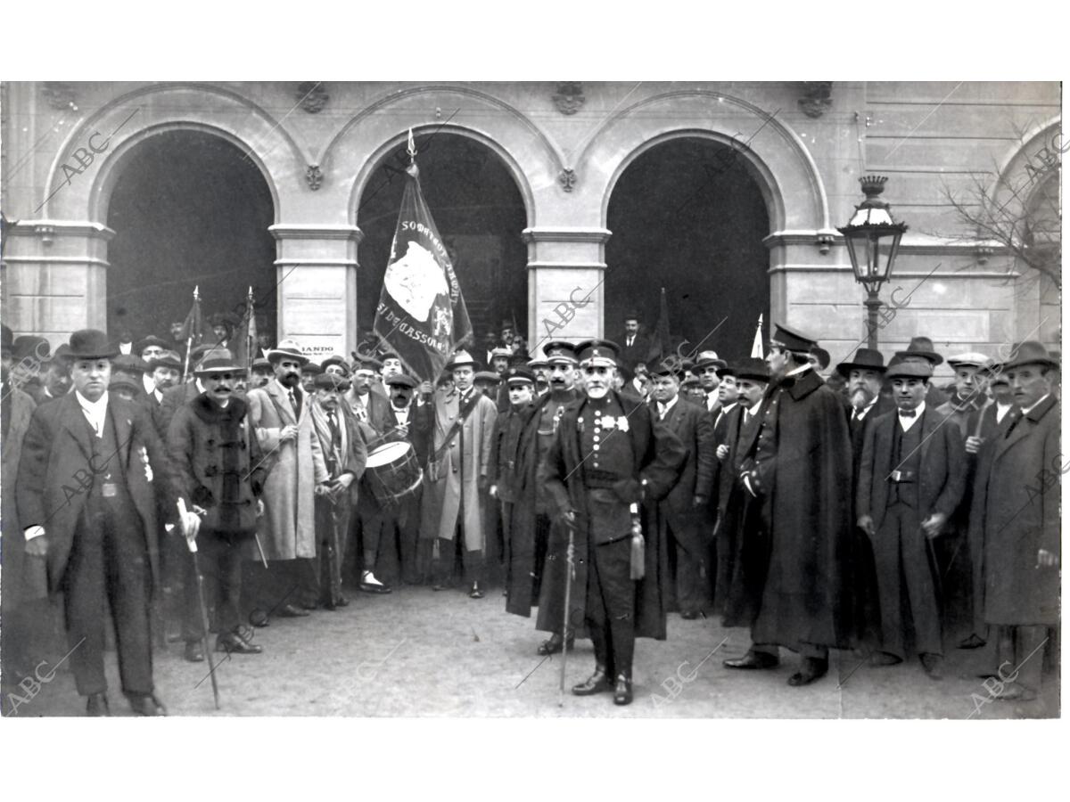 Revista del de san Gervasio de Casolas por el comandante General, Sr