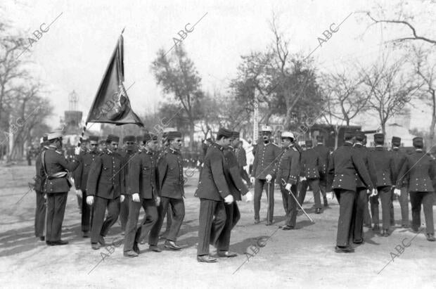 Los Reclutas del cuerpo de Ingenieros en el solemne Acto, celebrado en el prado...