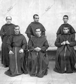 Padre florentino Rodríguez, rector del colegio de los Agustinos, con los demás...