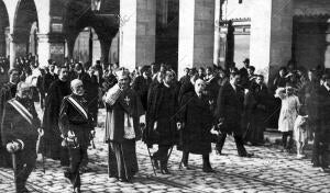 Las Autoridades de Bilbao Presidiendo la procesión Realizada el domingo último...