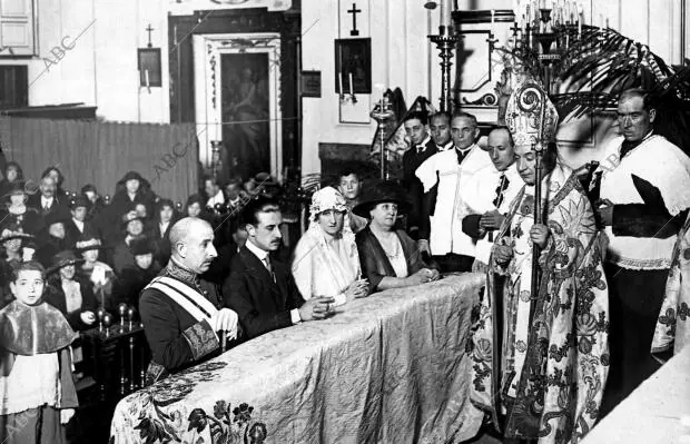 Boda de la marquesa de Montealegre de Aulestia, Hija de los Marqueses de casa...