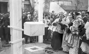 Colocación de la primera piedra del nuevo edificio de la plaza de Celenque,...