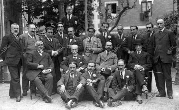 Concurrentes al banquete celebrado por la asociación de la prensa Donostiarra