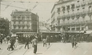 La Puerta del Sol, en la desembocadura de la calle Preciados