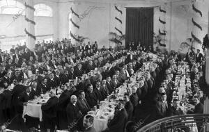 Banquete homenaje al presidente de la unión Gremial, celebrado con asistencia de...