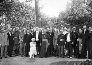 El nuncio en Madrid, monseñor Ragonesi (X), con los Miembros del gobierno y del...