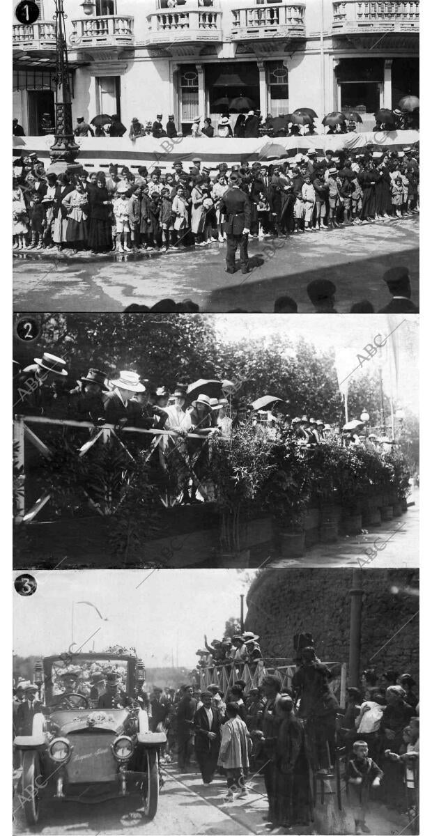 el público en la calle Esperando el paso de doña María Cristina