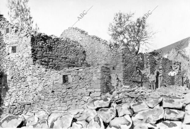 Ruinas del barrio de la Fuente, del pueblo de Otero de Guardo (Palencia)