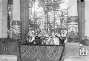 Solemne entronización del sagrado corazón de Jesús en la diputación Provincial -...