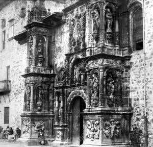 Histórica Universidad de Oñate, en donde S.M