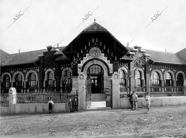 Edificio de la escuela de Altos Hornos, en Baracaldo